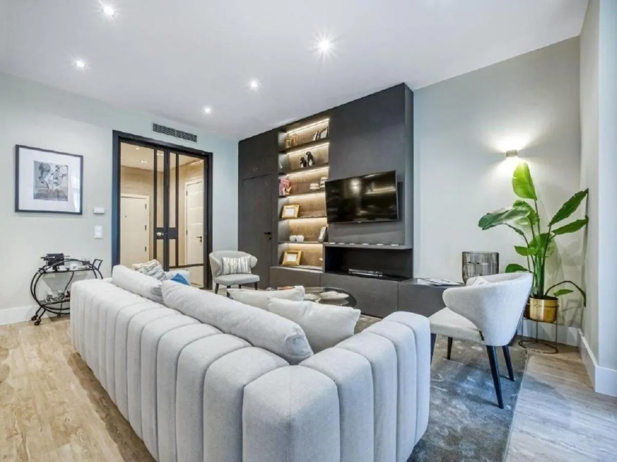 Stunning Apartment Near Avenue Liberdade Лиссабон 0*,  Португалия