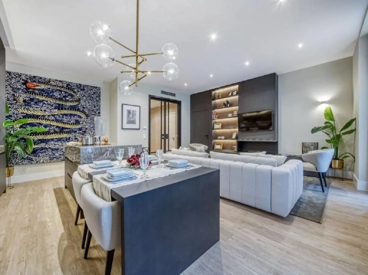 Stunning Apartment Near Avenue Liberdade Лиссабон